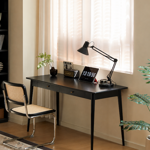 Charcoal Solid Rubber Wood Desk