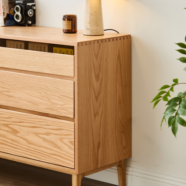 Siliqua Natural Solid Oak Chest of 8 Drawers