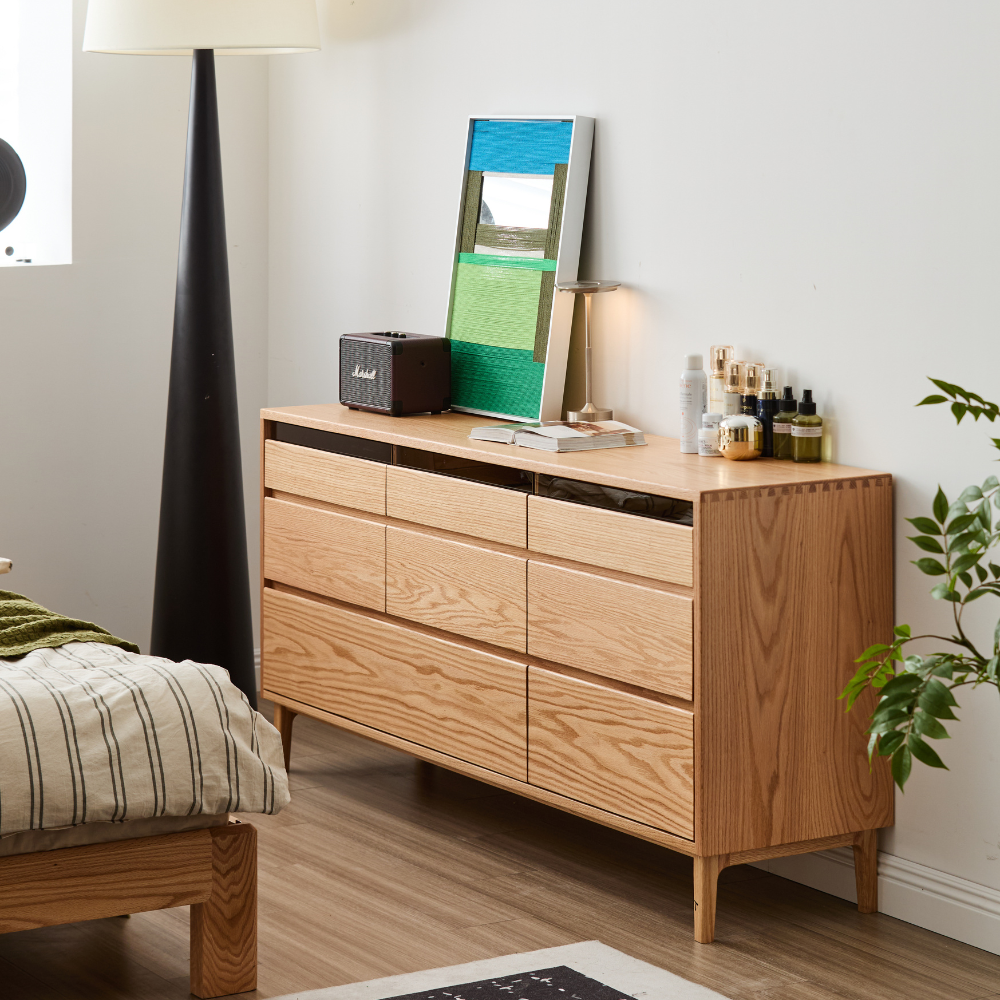 Siliqua Natural Solid Oak Chest of 8 Drawers